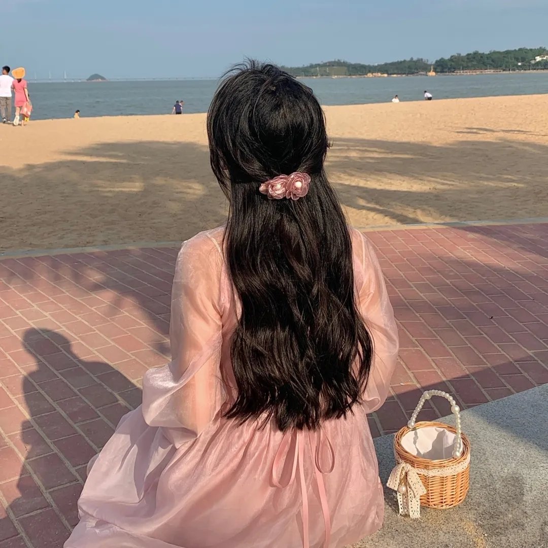 千钧。一发